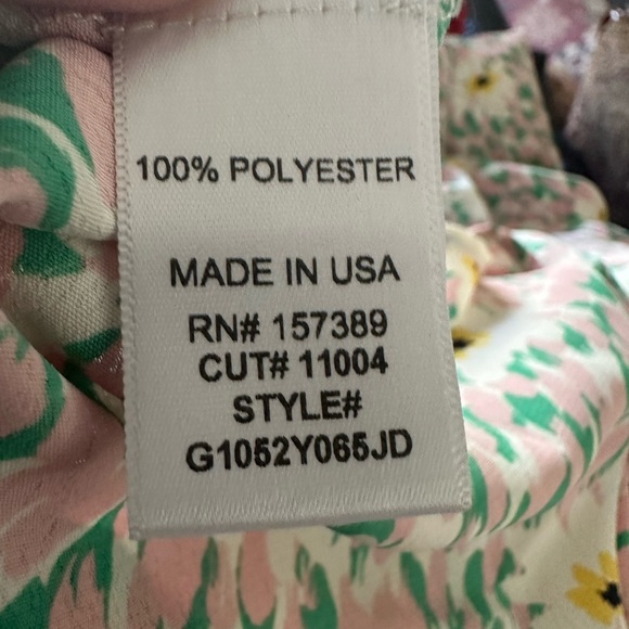 Originality floral skirt with 2 slits.  Size large - Picture 2 of 8